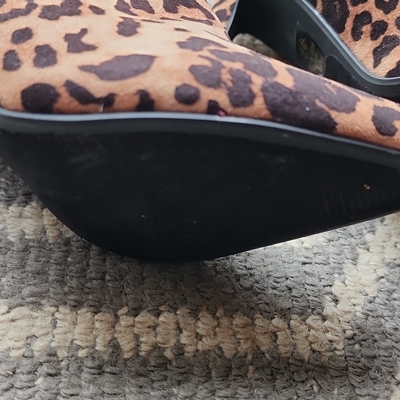Leopard print mules. Stiletto heel 4". - Picture 2 of 4